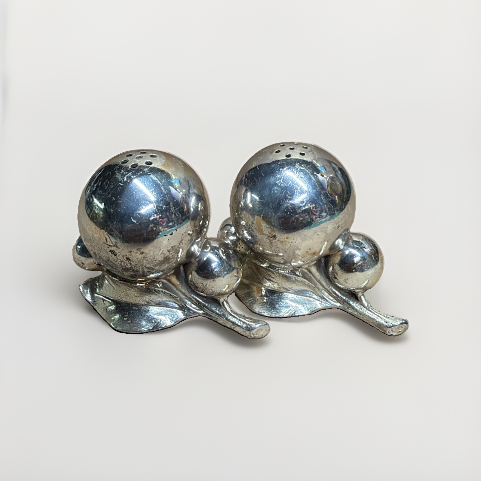 Weidlich Bros WB Mfg Co Silverplate Berry Salt Pepper Shakers Vintage Pair