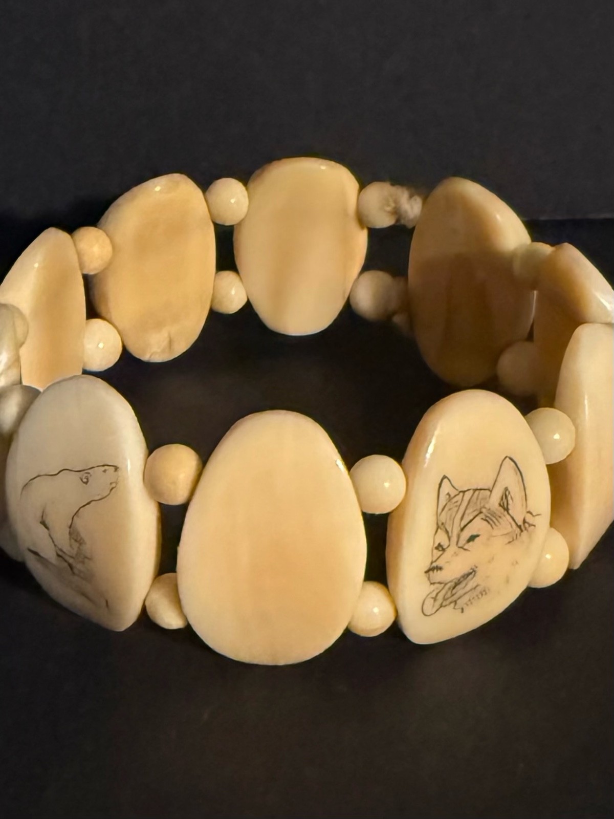 BEAUTIFUL VINTAGE NATIVE ALASKAN INUIT STRETCH PICTORIAL BRACELET
