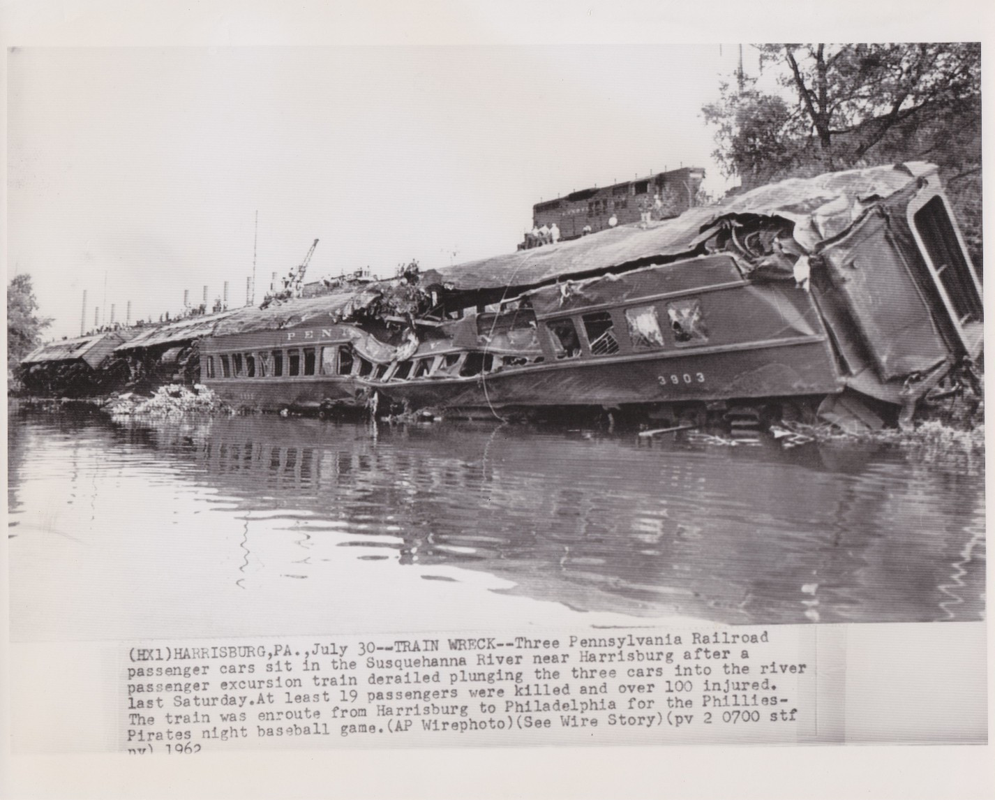 1962 Press Photo Phillies Special Pennsylvania Railroad Train Crash at Steelton