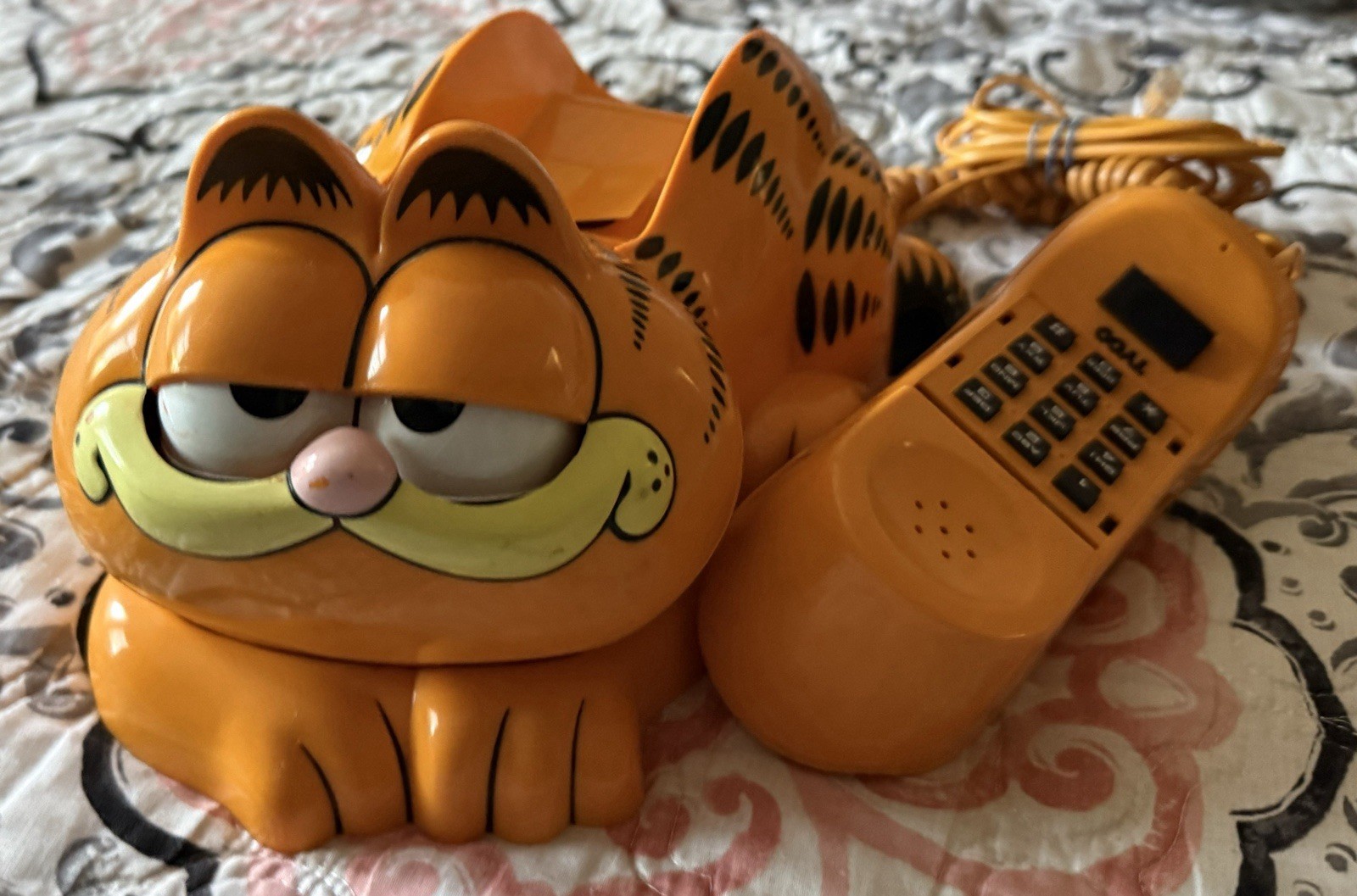 Tyco Garfield Vintage 1980s Landline Phone Eyes Open and Close, Retro