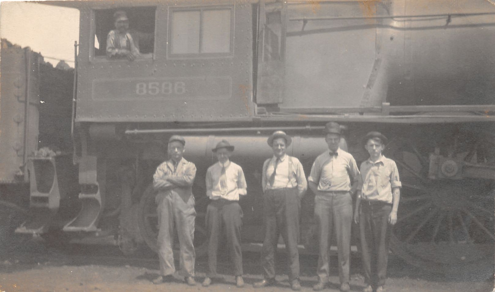 J32/ Interesting RPPC Postcard c1910 Railroad Crew Engineer Occupational 291