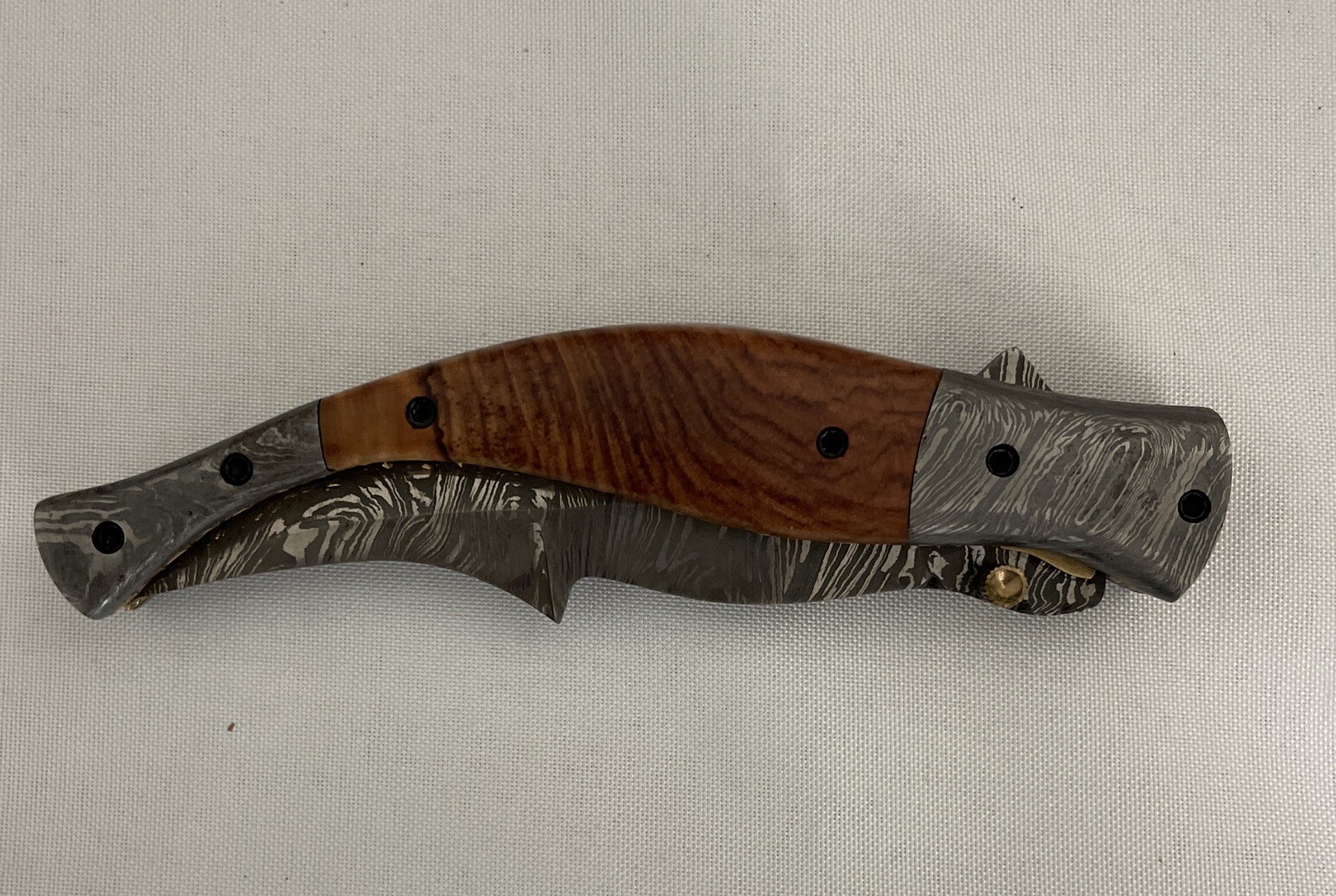 HTK-207 Damascus Steel Custom Handmade Fold Knife/Olive Wood Handle, With Sheath
