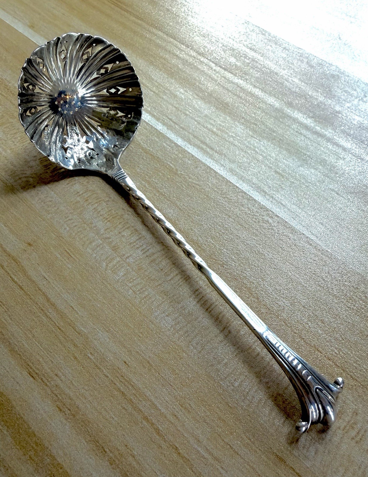 Large Sugar Sifter Georgian Sterling Silver (.925) Spoon King Shell 1890's 29g
