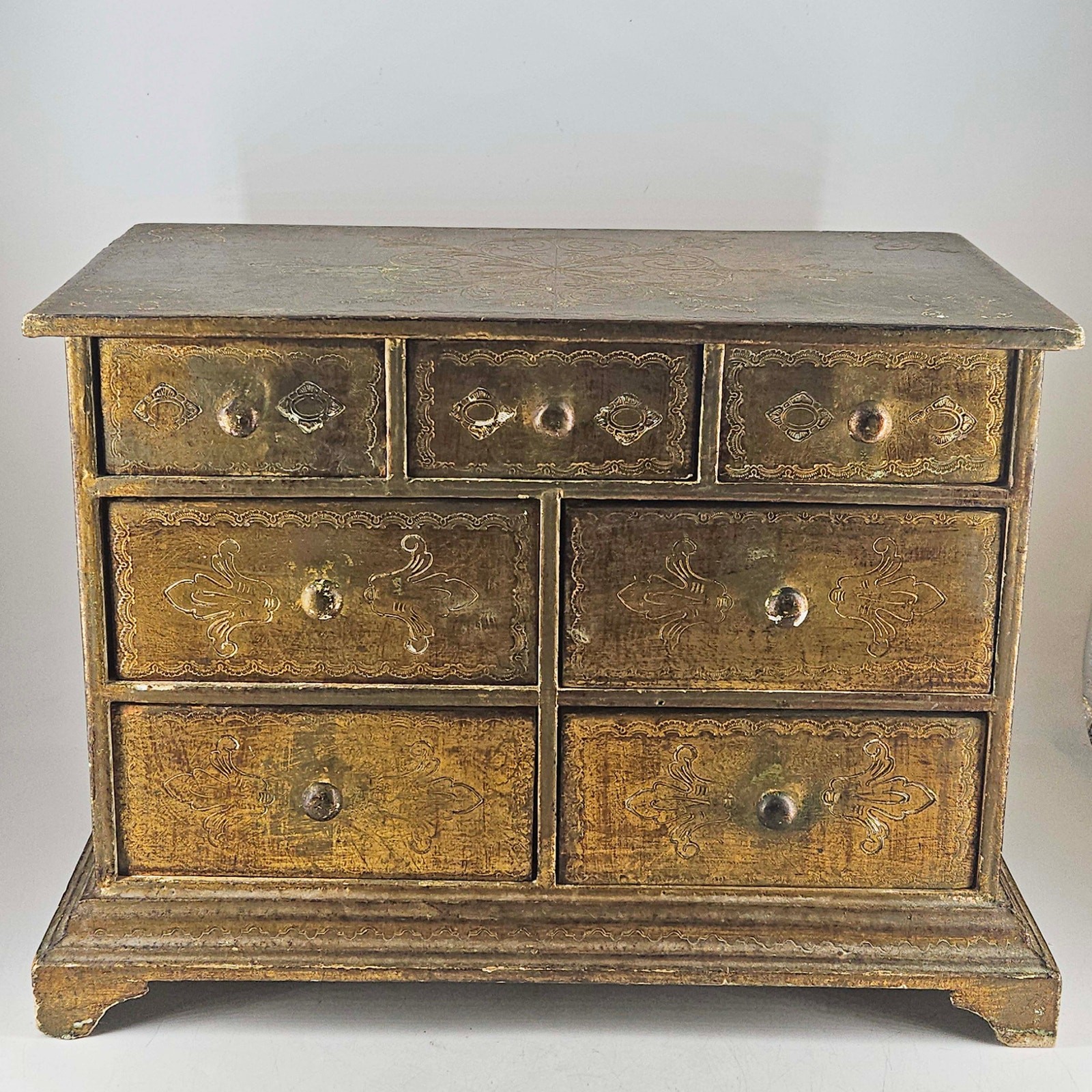 Vintage Italian Florentine Wood Tole Gilt Ornate Storage Jewelry box 16\
