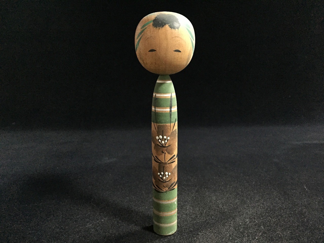 T0743 Vintage Japanese Kokeshi Doll Wooden Folk Art Traditional Craft Toy