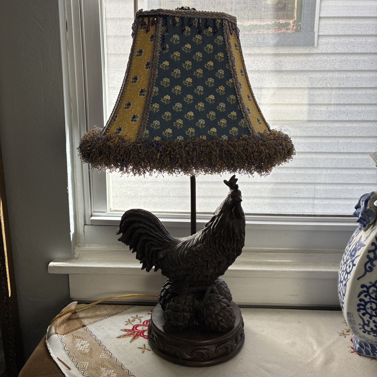 Vtg French Country Rooster Lamp 24\
