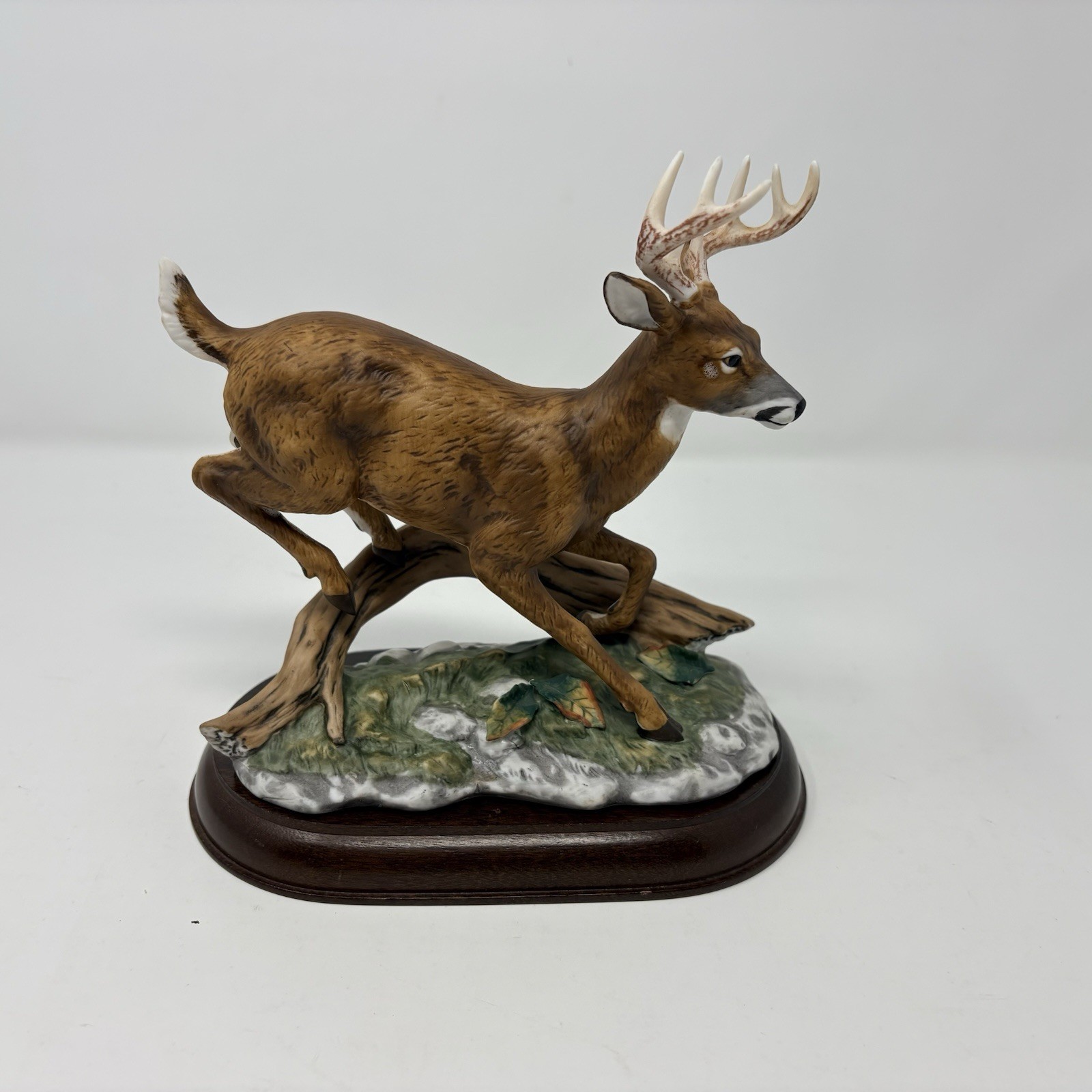 1986 Masterpiece Porcelain By Homco White Tale Deer Buck Figurine With Stand