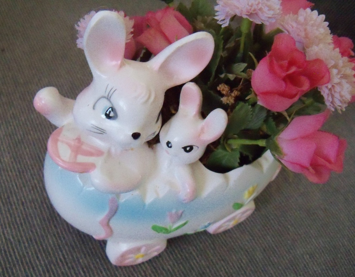 Relpo Japan 1960\'s Vintage Ceramic Easter Planter/Pot Bunny\'s Driving Egg Car