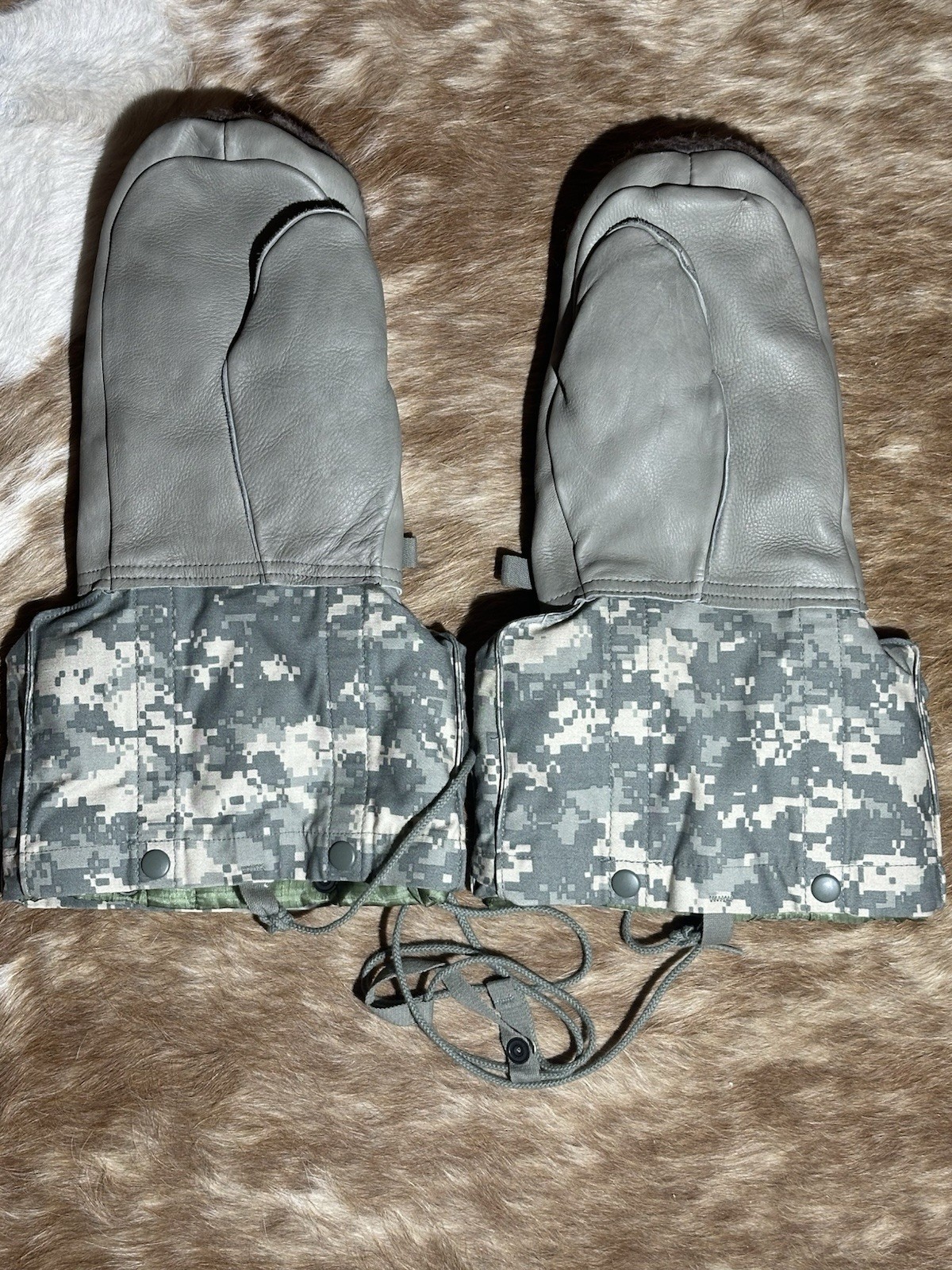 USGI Extreme Cold Weather Mitten Set  ACU Large. Nice