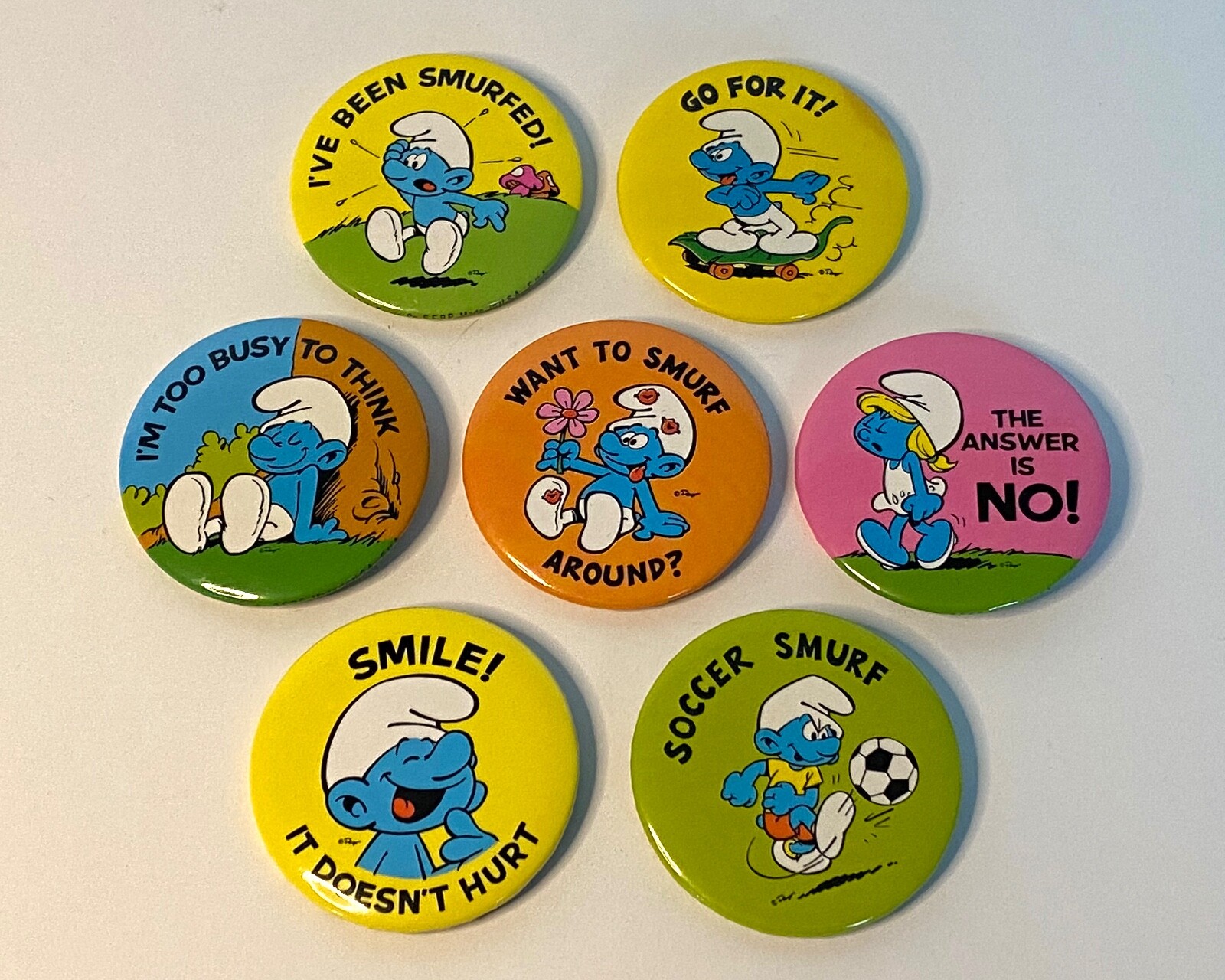 7 Vintage Smurf Buttons Button Pin lot 1980 smurfette 80\'s retro pins Peyo USA