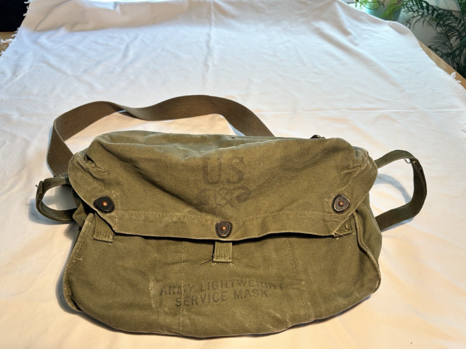 Genuine WWII/WW2 US Army Military Lightweight Service Gas Mask Carrying Bag