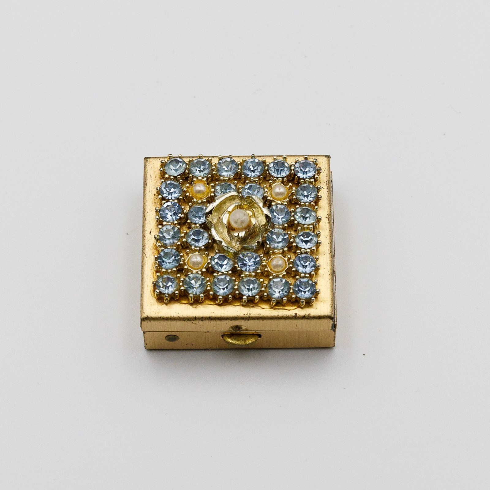 Vintage 1950s Wiesner of Miami Trickettes Pill Box Blue Rhinestone Pearl Rose