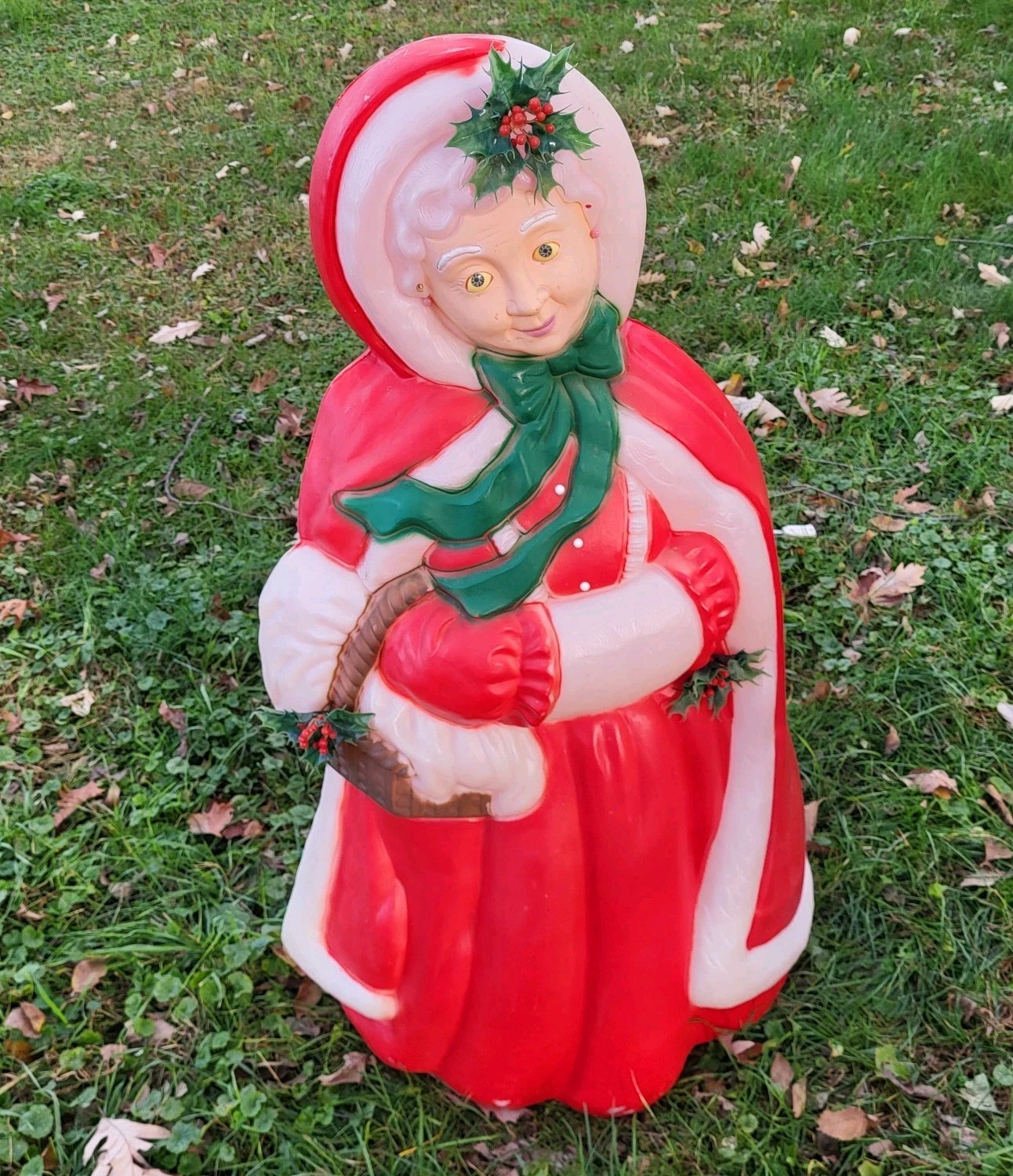 Vintage Santa’s Best 40\