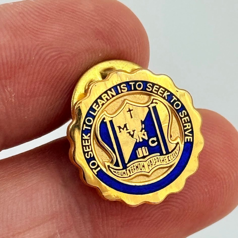 Vtg Mount Vernon Nazarene University College Pin Campus Church Religious Vtg Mount Vernon Nazarene University College Pin Campus Church Religious