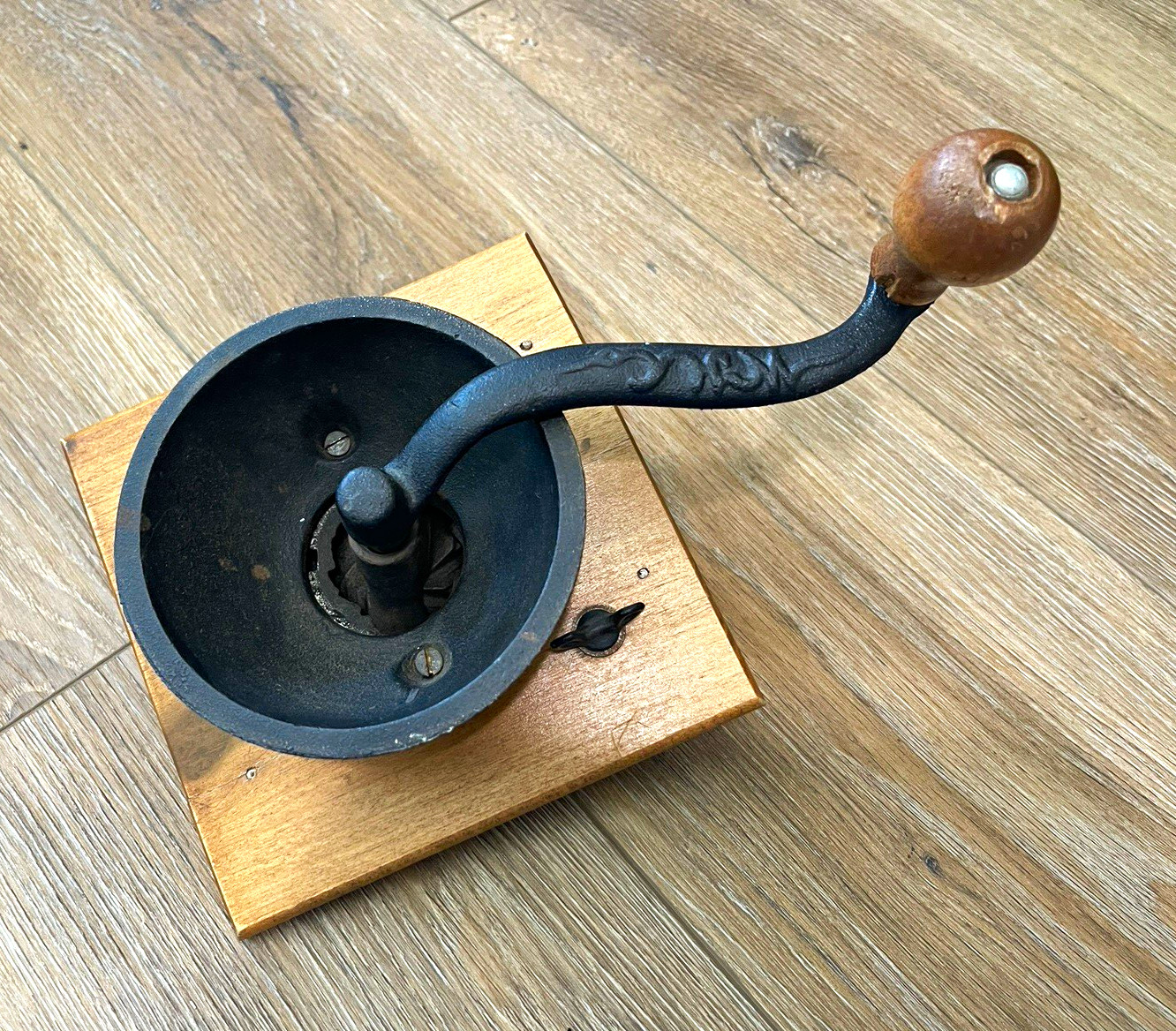 Vintage Style Hand Crank Wall Mount Coffee Grinder Mill Wood & Metal Brown