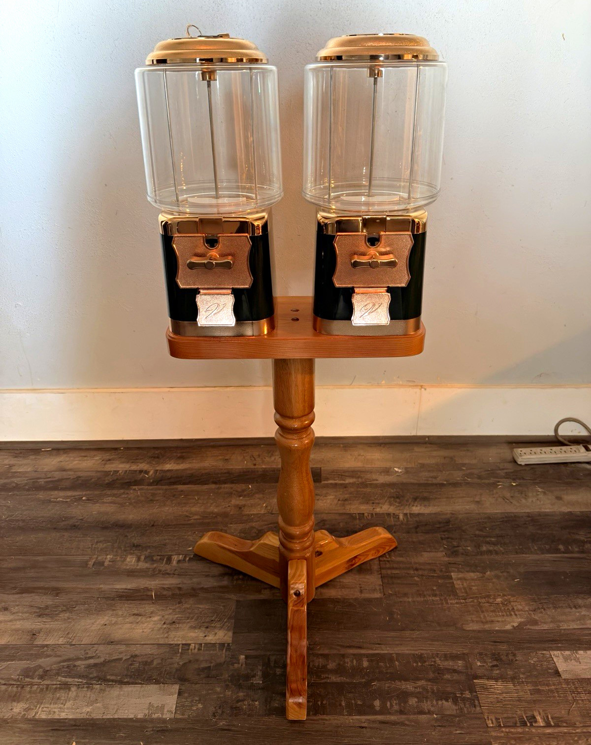 1997 VendWorx Dual Gumball Candy Machine NOS Vintage Green Gold Stand Key