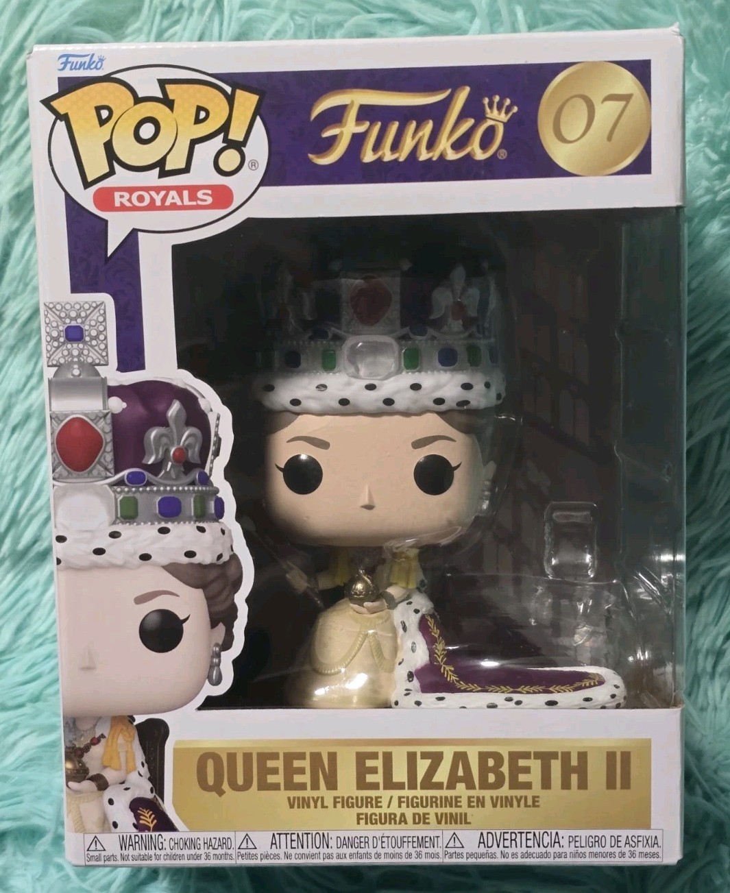 Funko Pop Queen Elizabeth II #07 Coronation Royals Royal Family Premium Figure