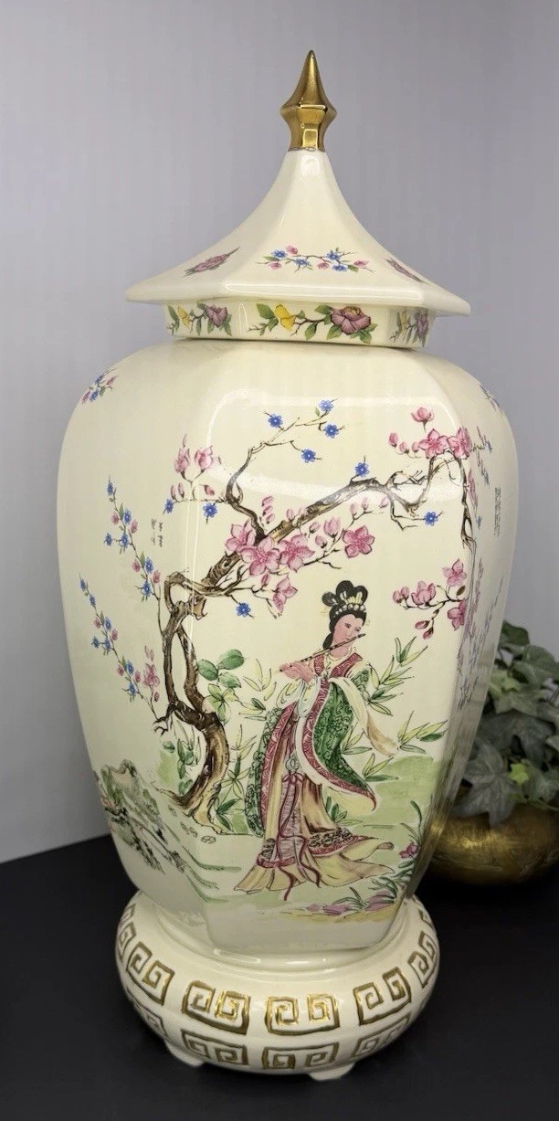 Vintage Chinese Porcelain Hexagonal Lidded Ginger Jar with Lid
