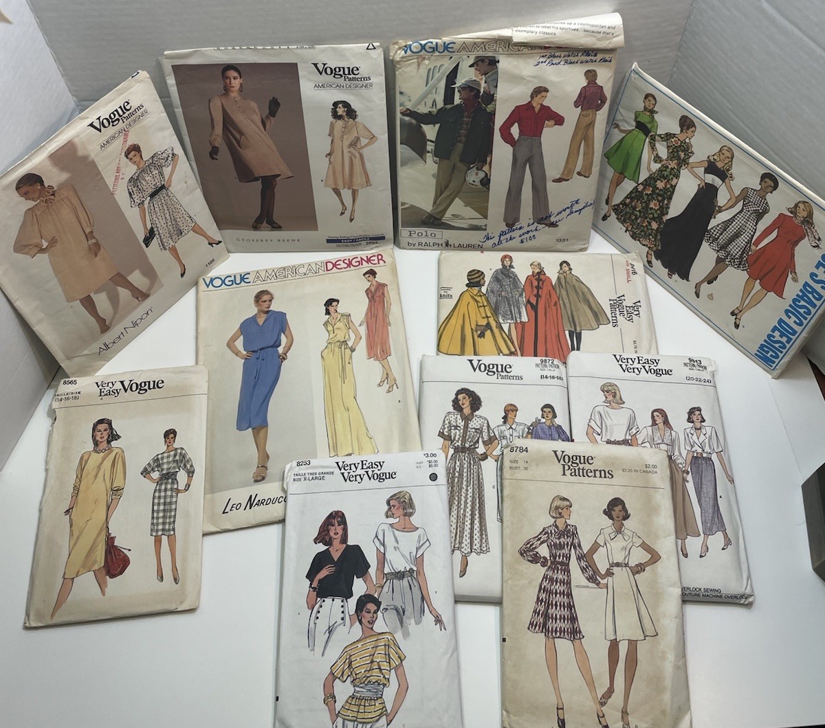 Lot of 11 Vogue Sewing Patterns  8416 2003 1915  2782 1331 1105 8565 Vintage