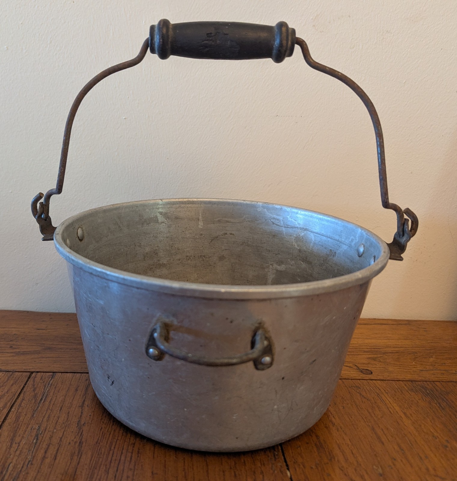 Vintage Wear-Ever #1104 Aluminum 9\