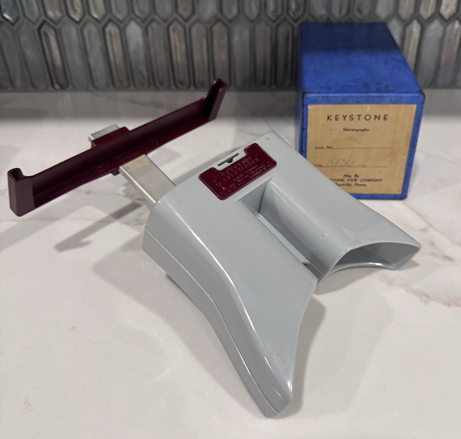 1930s Keystone Televiewer Stereoscope With 25 Stereograph Viewing Cards USA 1930s Keystone Televiewer Stereoscope With 25 Stereograph Viewing Cards USA