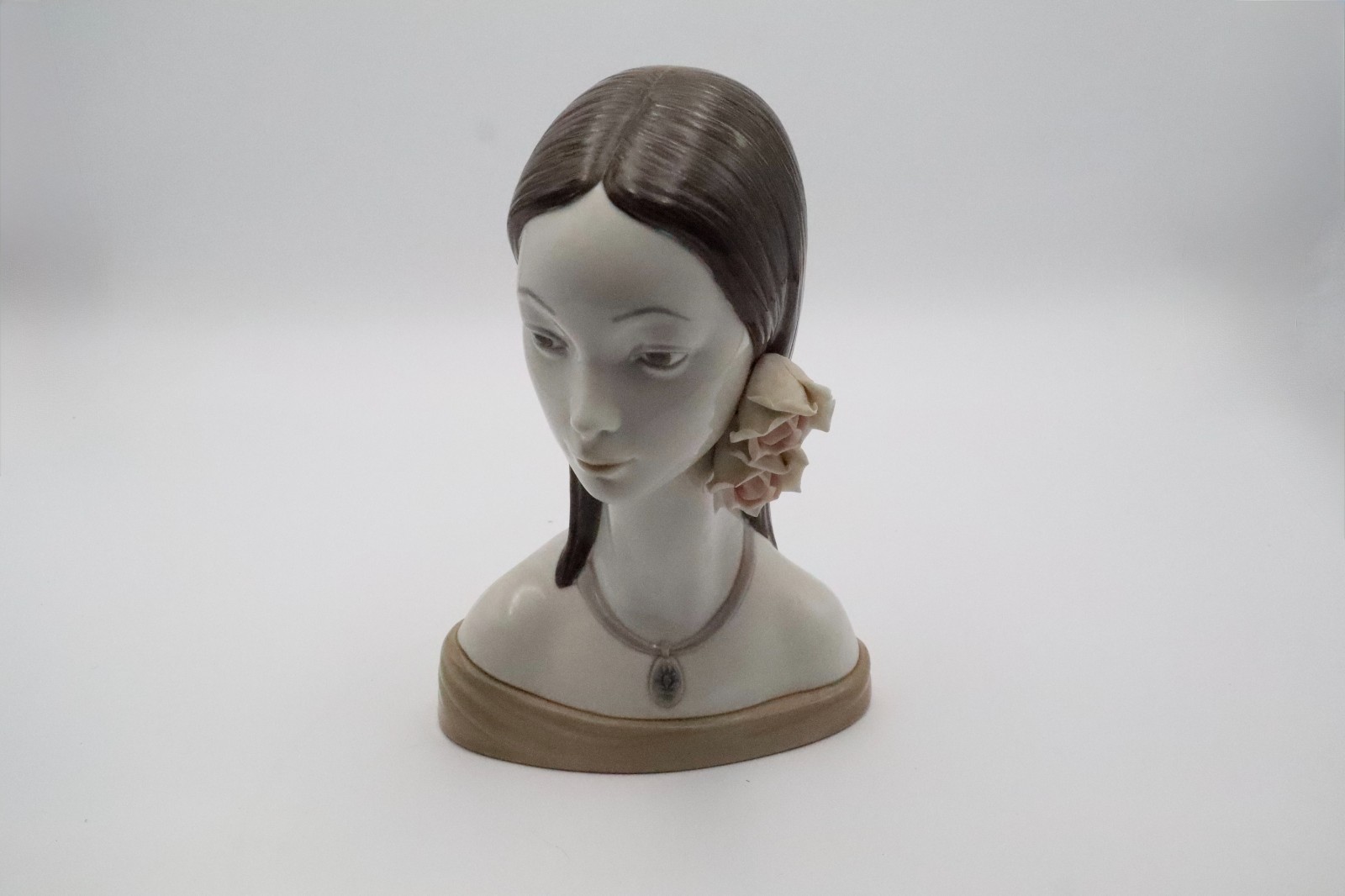 Vintage Lladro 4668 La Maja Woman Bust Roses Juan Huerta Porcelain Spain