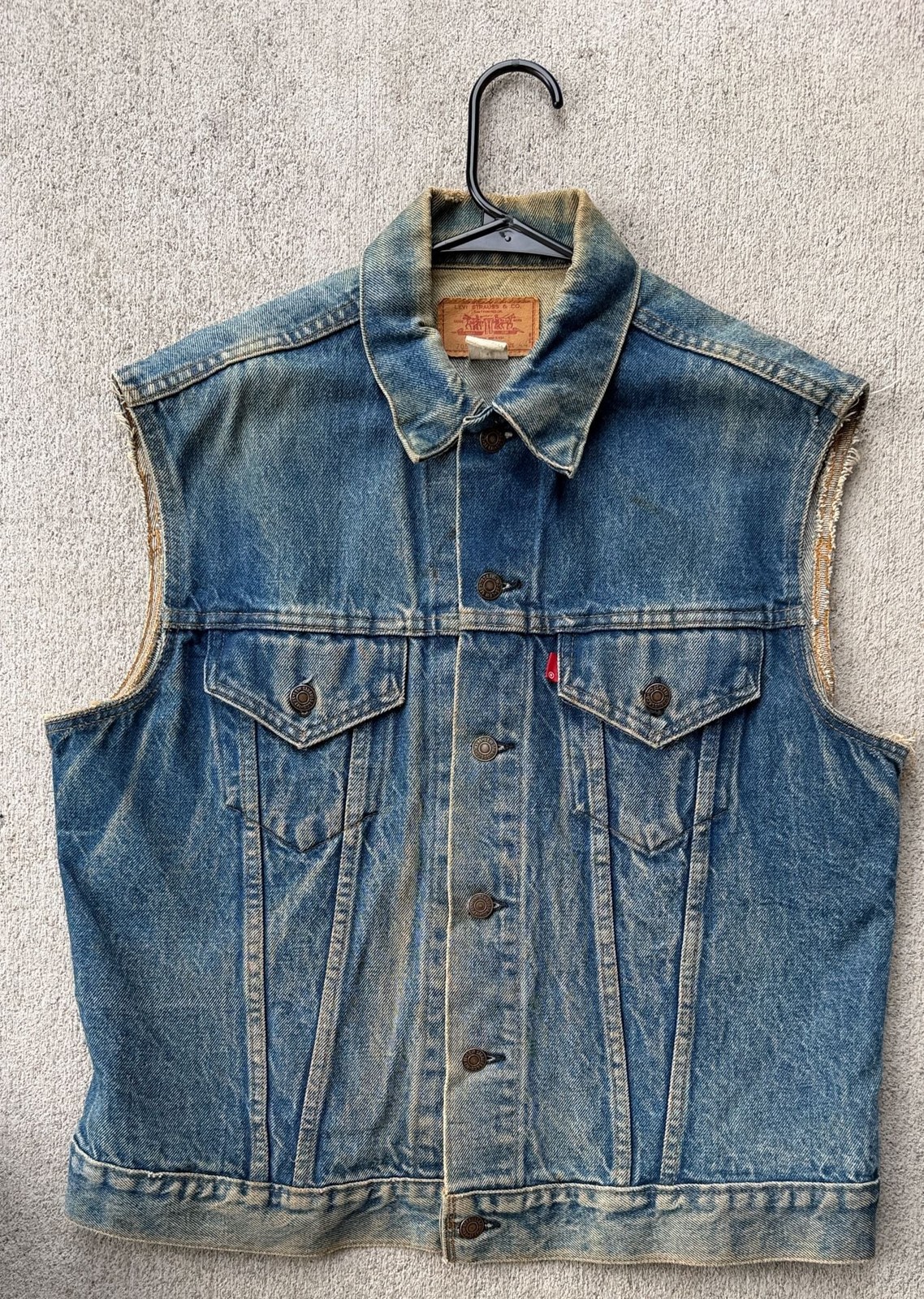 1970 Levi\'s 70505 Denim Vest Size 44 Vintage Harley Davidson Patch Cutoff