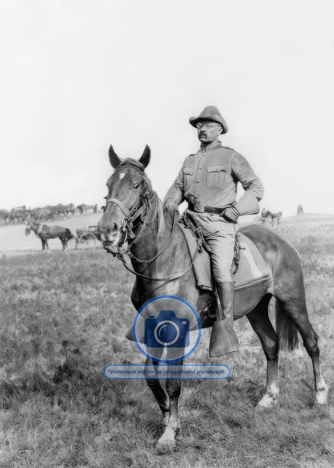 PRESIDENT THEODORE ROOSEVELT RIDING HORSEBACK 1898 WAR WITH CUBA 5X7 PHOTO