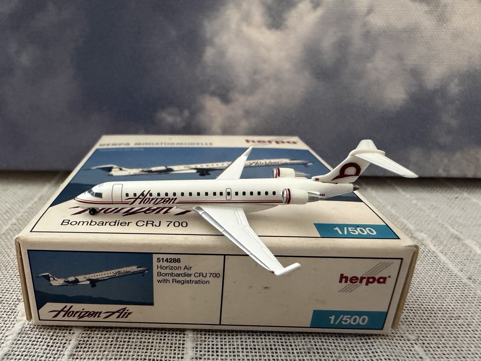 Herpa Wings Horizon BombardierCRJ-700 (NG) \