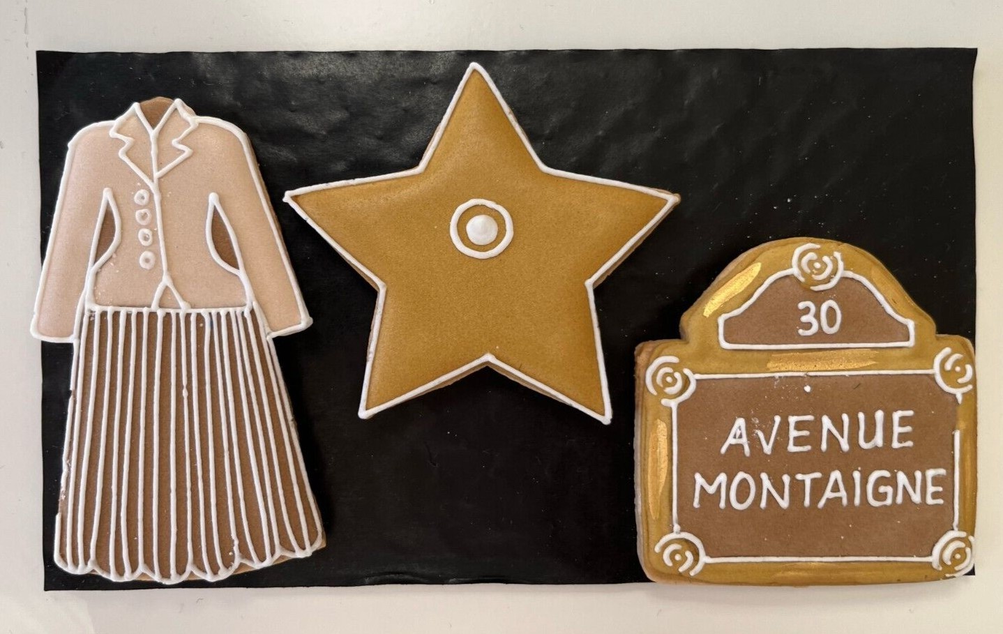 DIOR LIMITED EDITION Gingerbread Iced Biscuits (Harrods 2023)