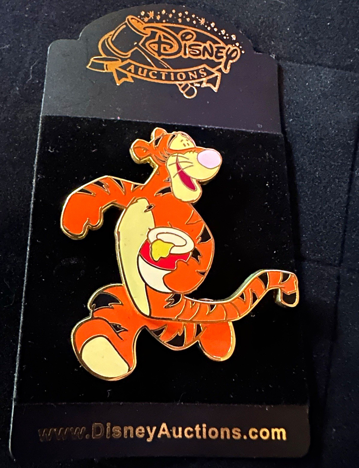 Disney Auctions Tigger Running Legs Spin With Honey Pot LE 250 Exclusive Pin
