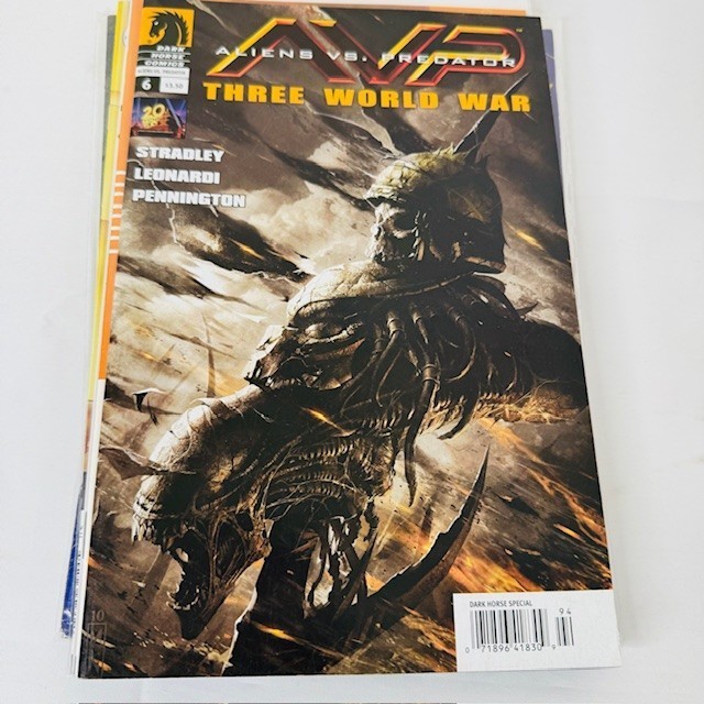 Alien Vs Predator First Series  You Pick  AvP Prometheus Dark Horse Presents