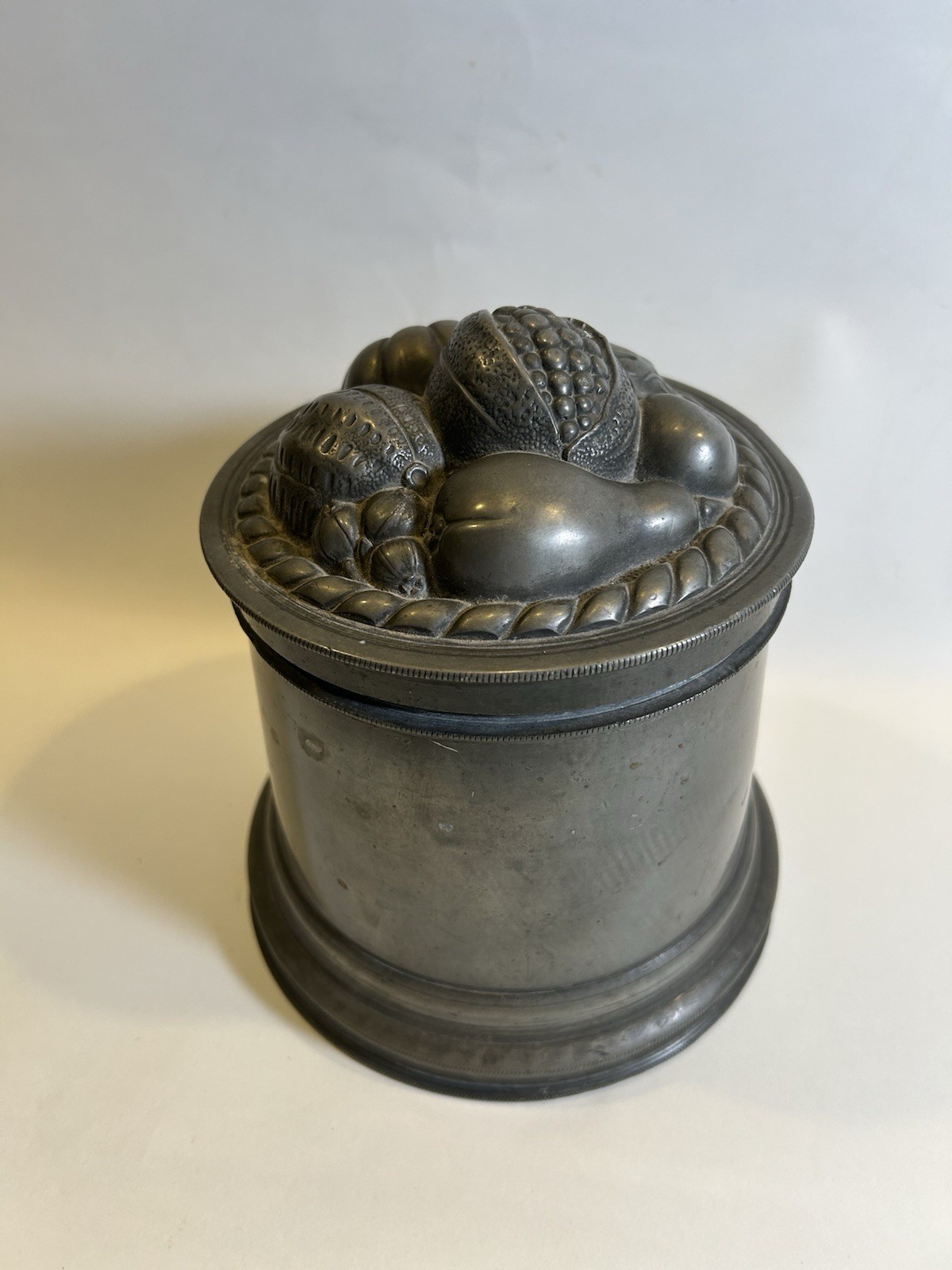 LARGE ANTIQUE 1800\'s ENGLISH PEWTER ICE CREAM BANQUET PUDDING MOLD 6.10 LBS