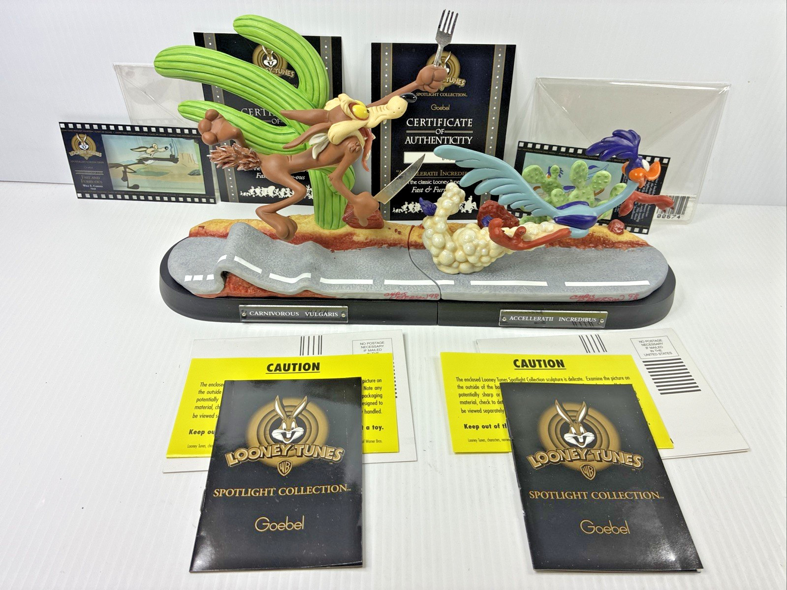 GOEBEL LOONEY TUNES SPOTLIGHT COL. ROAD RUNNER & WILE E' L.E. SET 