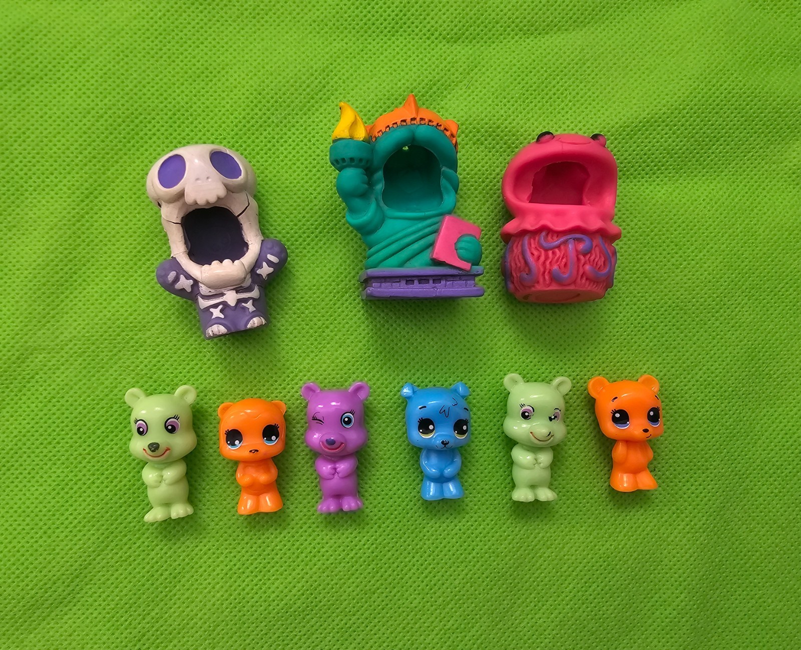 Moose Party Animals Bears w Costumes Mini Figures Toys Lot Bundle Vintage