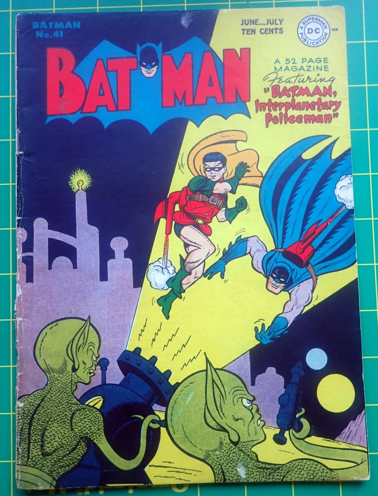 Batman #41 💦 BATMAN INTERGALACTIC 💦 1947