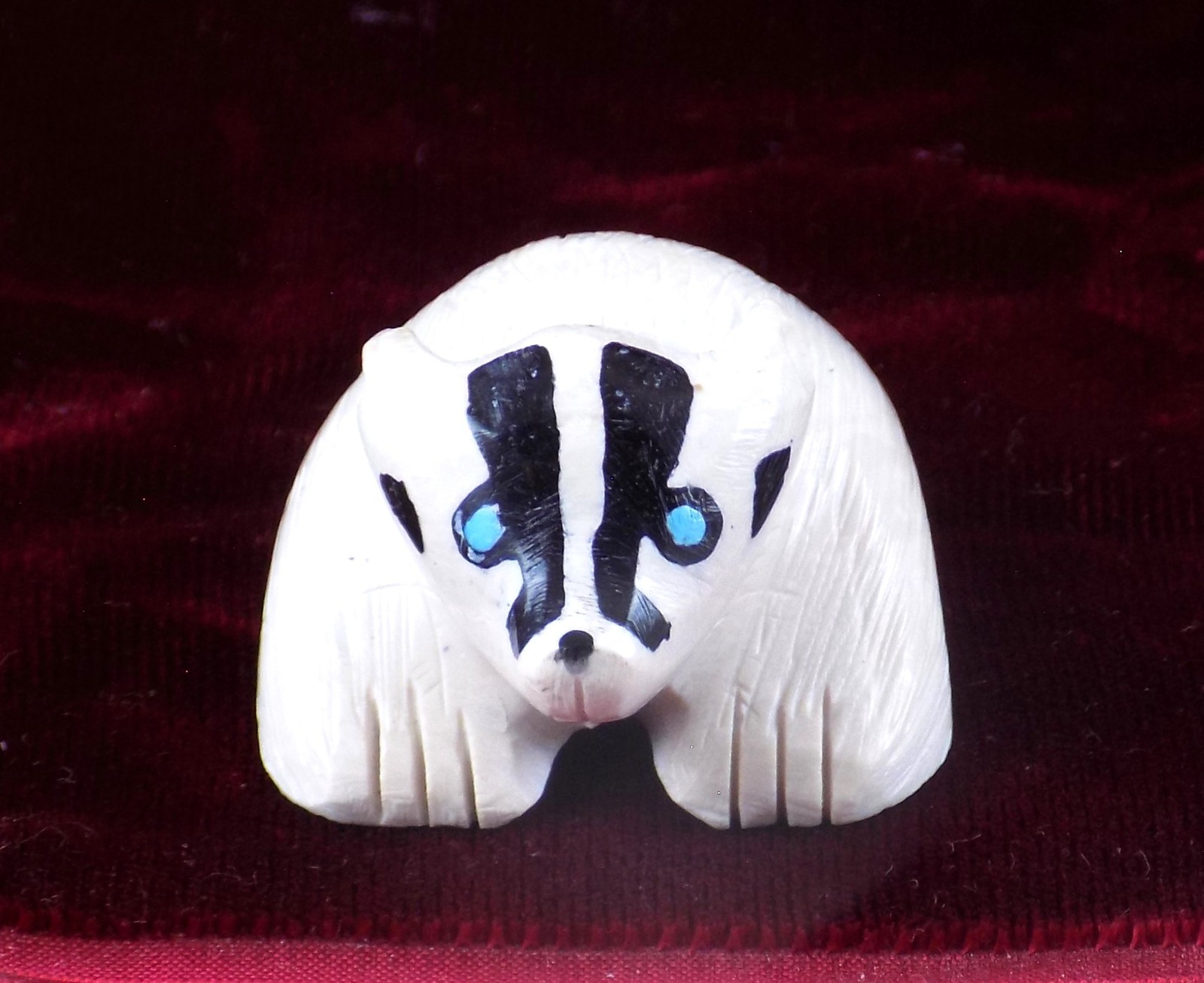 ZMT SALE -30% Zuni Badger Fetish by Eli Cheama - White Fishrock
