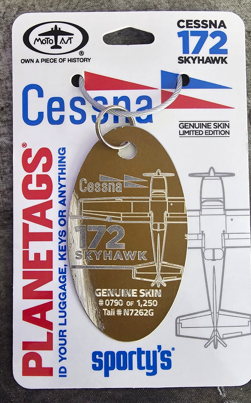 MotoArt PlaneTags Cessna 172 Skyhawk N7262G Gold