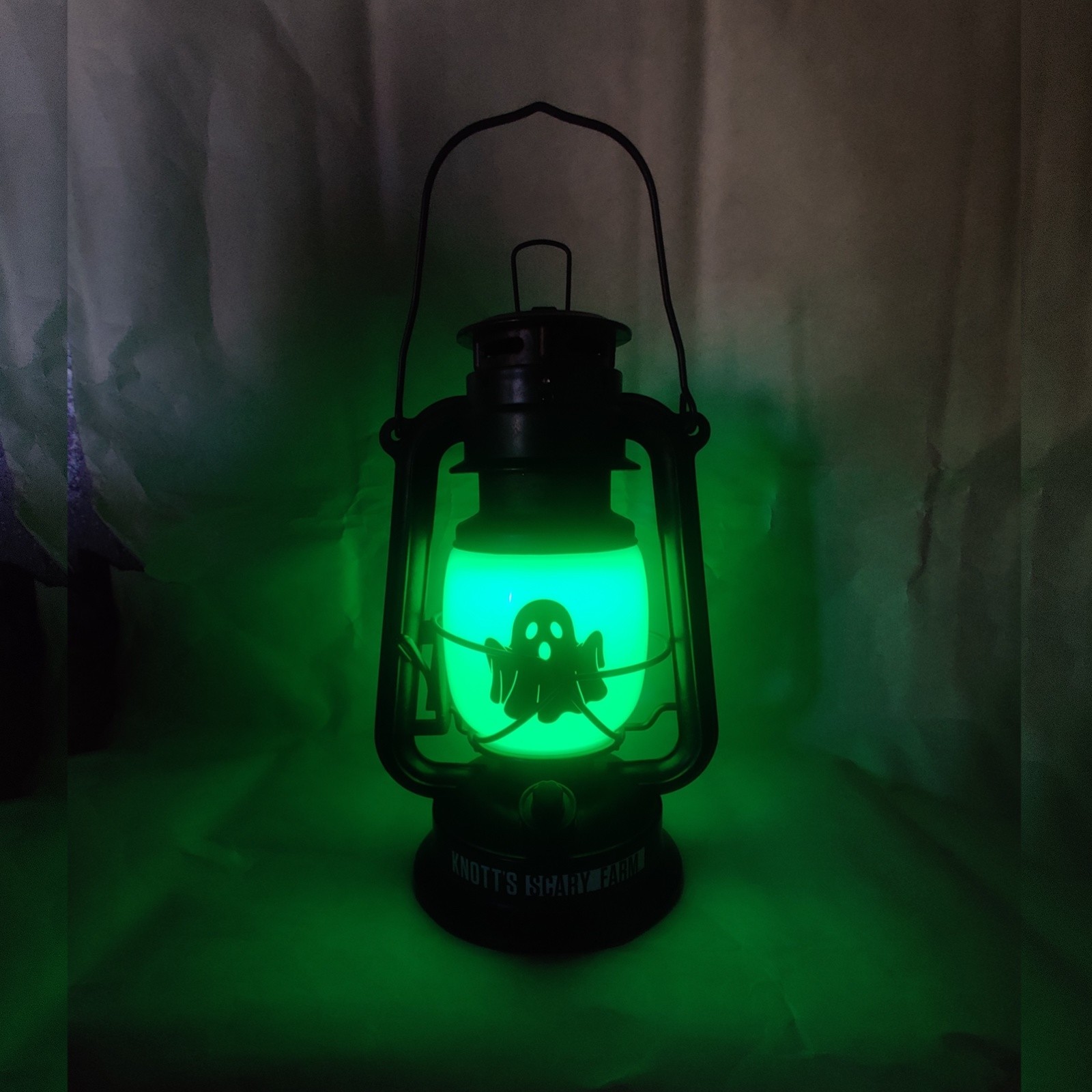 Knott's Scary Farm Interactive Lantern Halloween Ghost LED Lamp 2025 Berry Farm