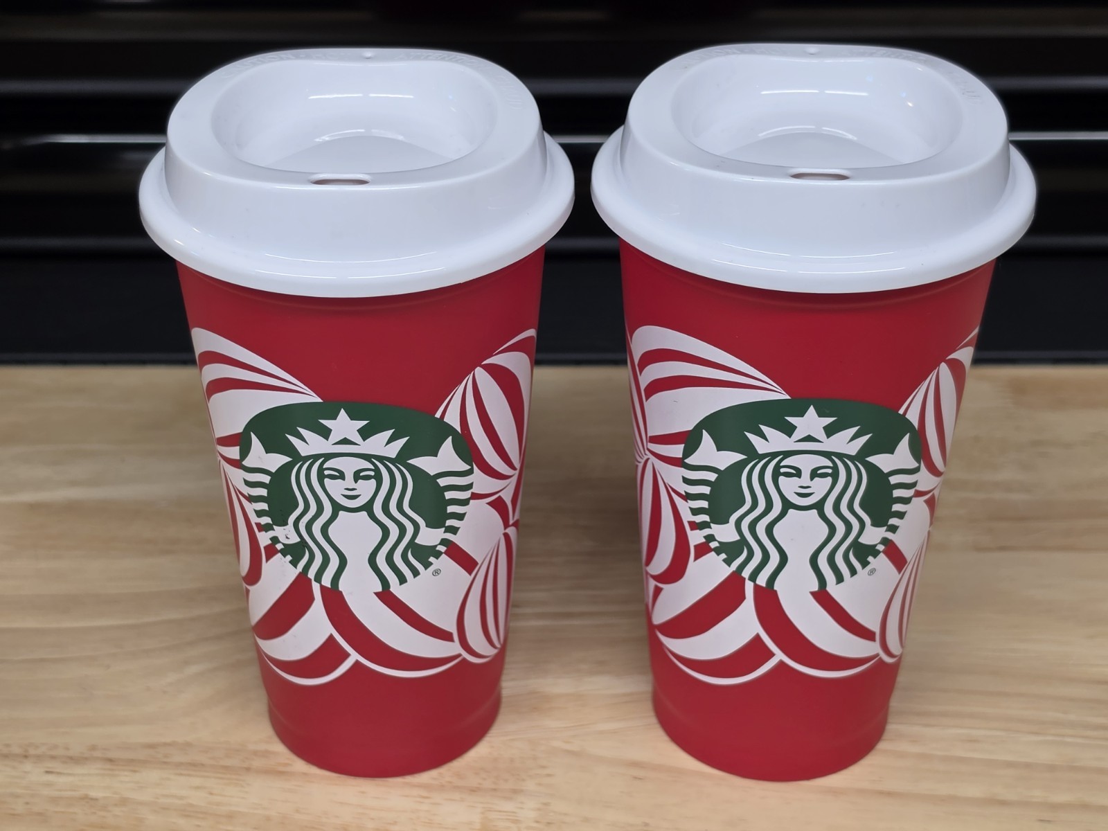 New Starbucks Red Holiday Reusable To-Go Coffee Cups w/ White Lids Set of 2