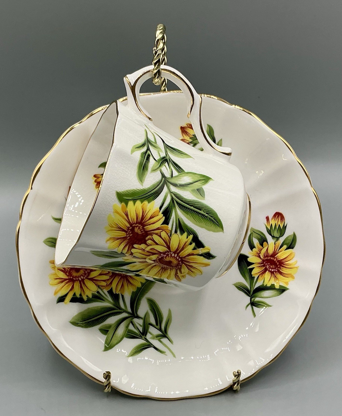 Hammersley THE MARIGOLD TeaCup & Saucer Royal Avon England Bone China Gold Trim