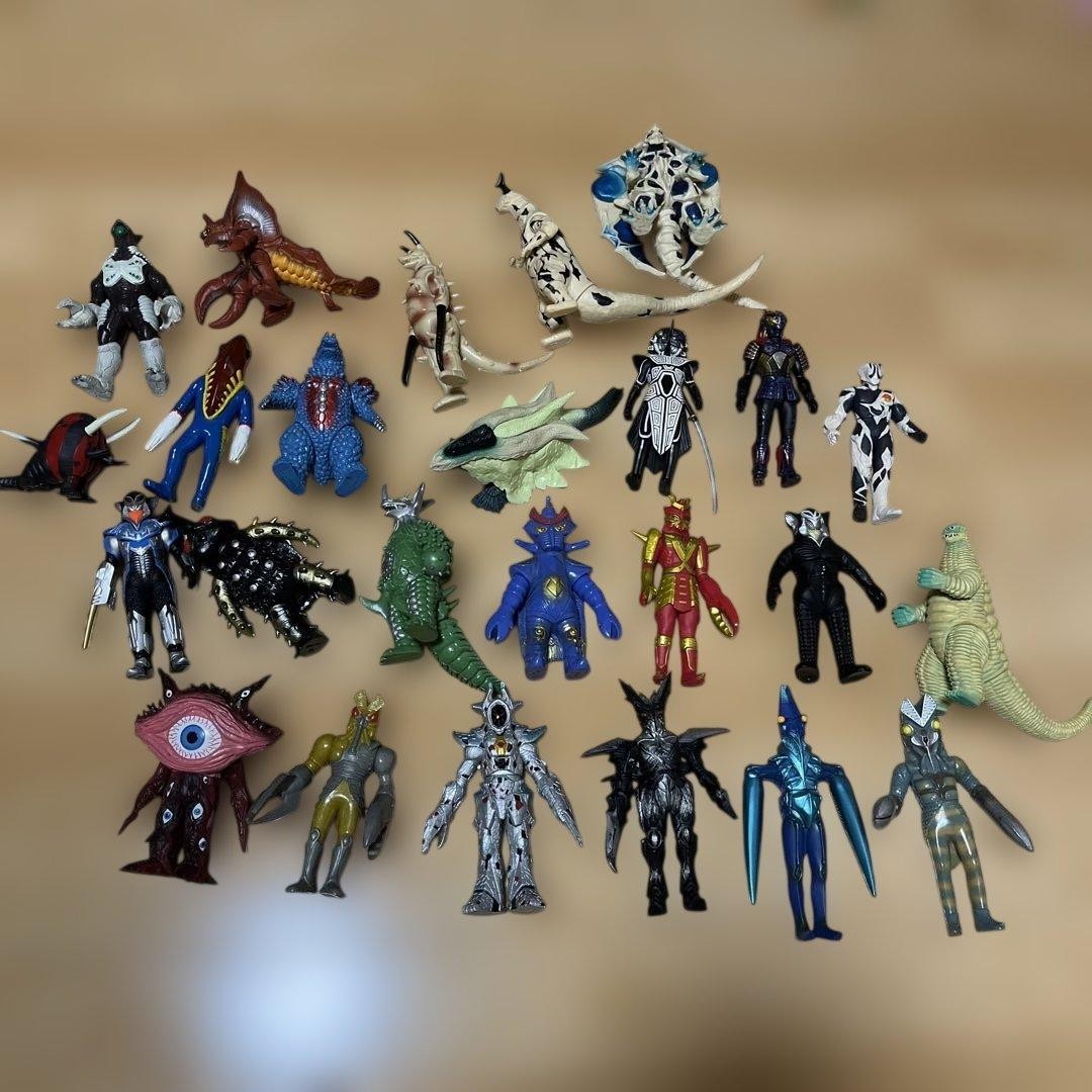 Ultraman Series Kaiju Sofubi Figure 25 Piece Set
