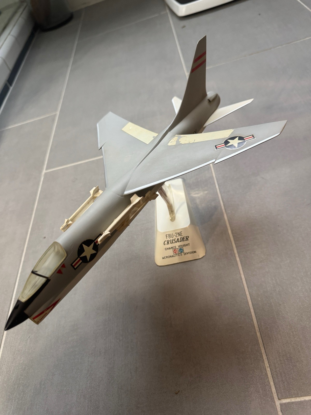 Vintage US Navy Chance Vought F8U-2NE Crusader Topping Jet Airplane Desk Model