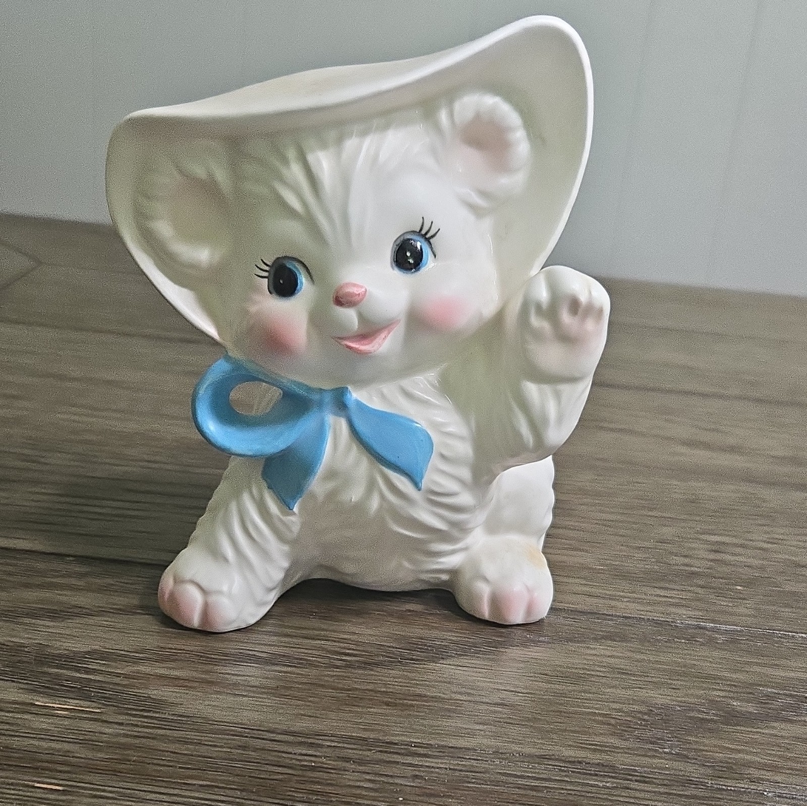 ADORABLE RARE Inarco kitten planter  
