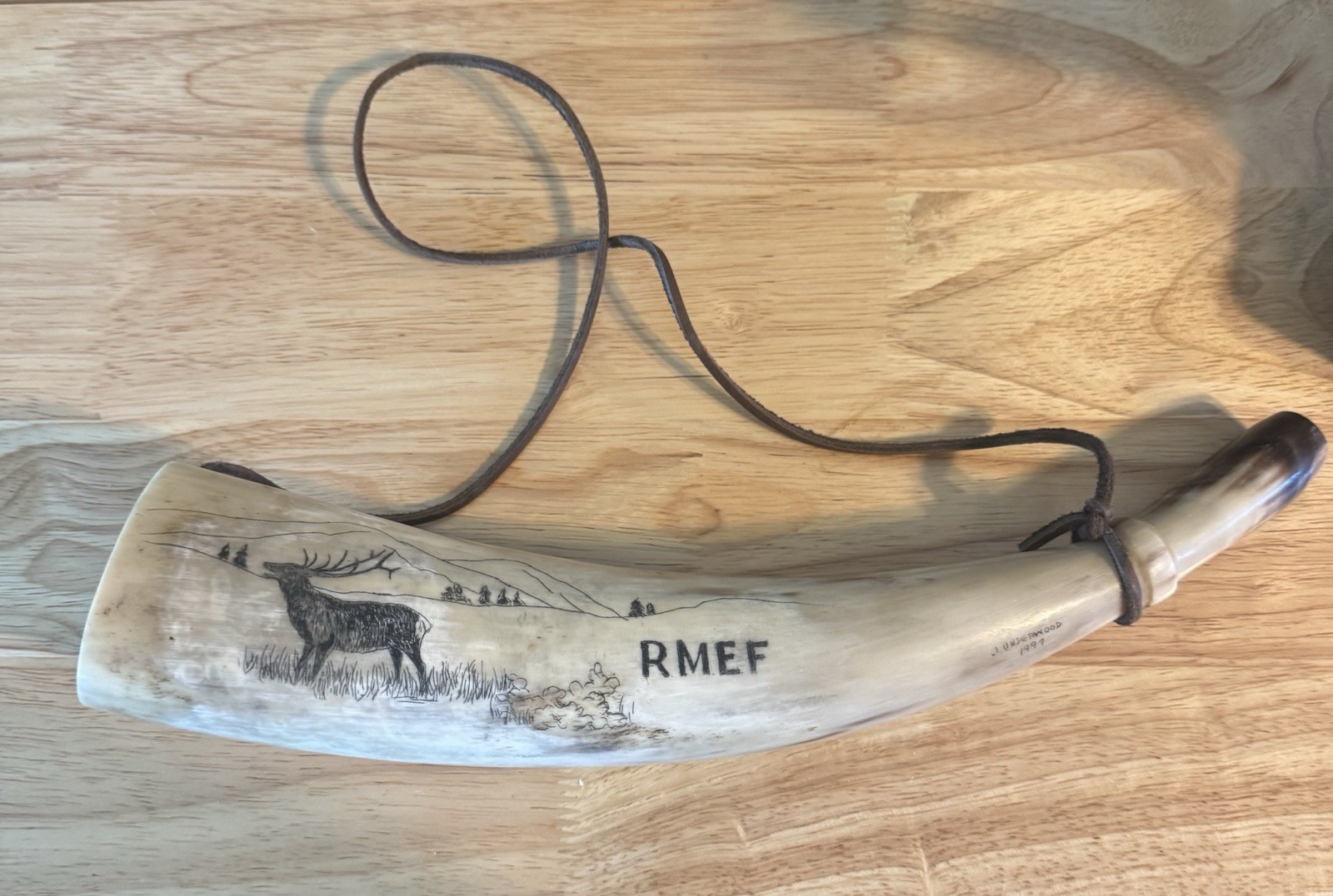 Vintage J Underwood Rocky Mountain Elk Foundation Scrimshaw Bull Horn 13”
