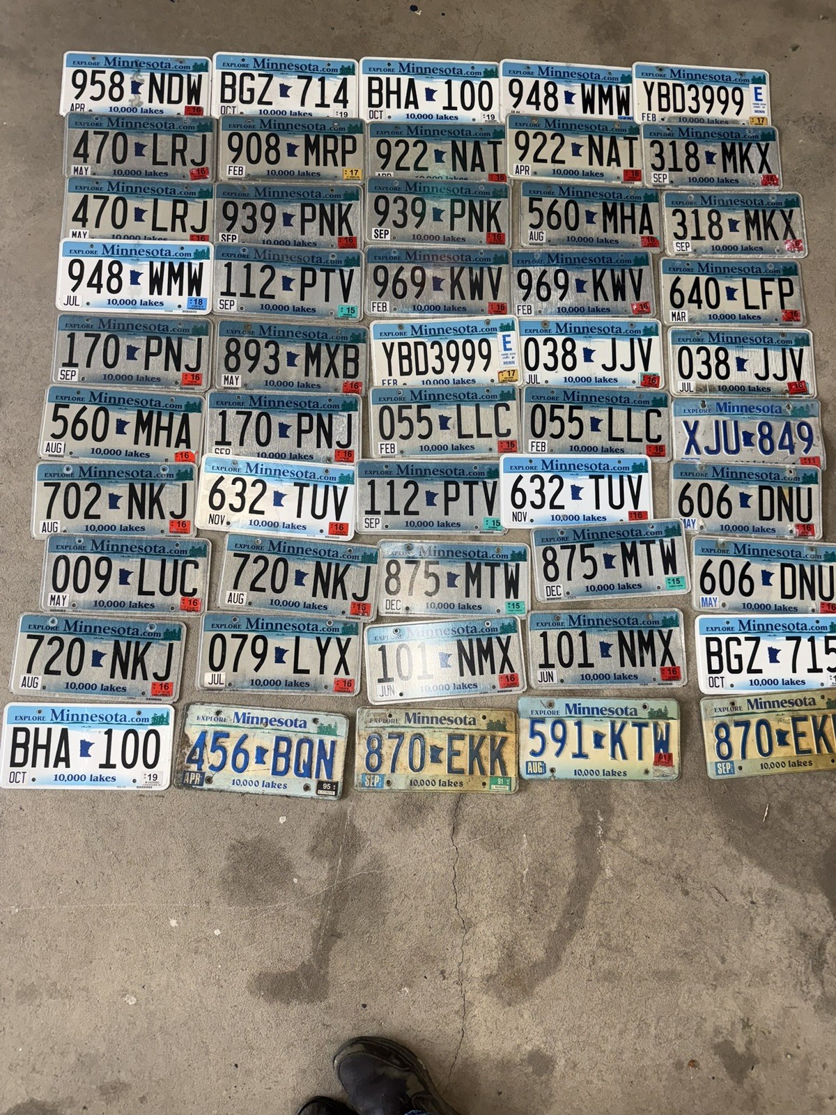 Large lot of 50 old colorful license plates - bulk - Minnesota- low shipping