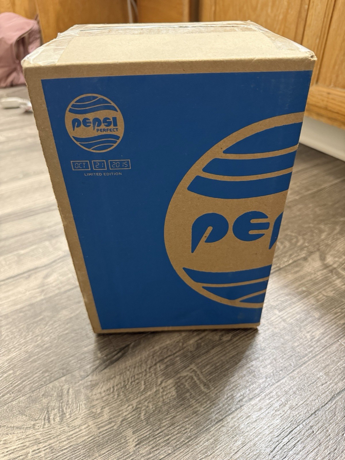 PEPSI PERFECT 2015 Limited Edition Back to the Future. NEW w/ Original Box