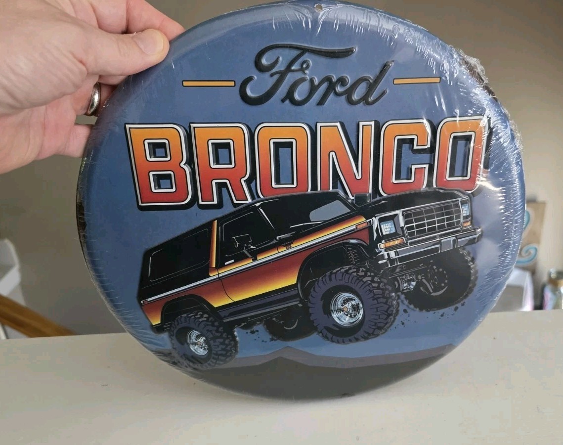 Ford Bronco Round Button 12\