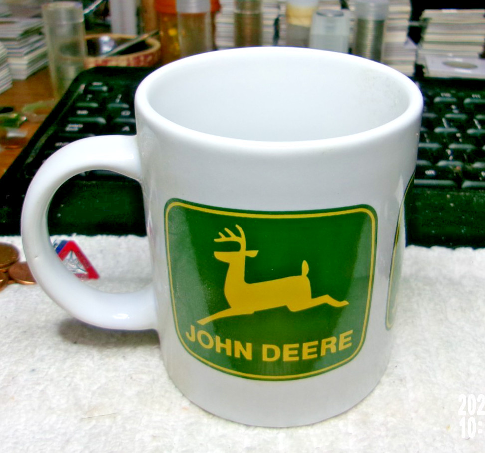 VINTAGE JOHN DEERE COFFEE CUP OFFICIALLY LICENSED
