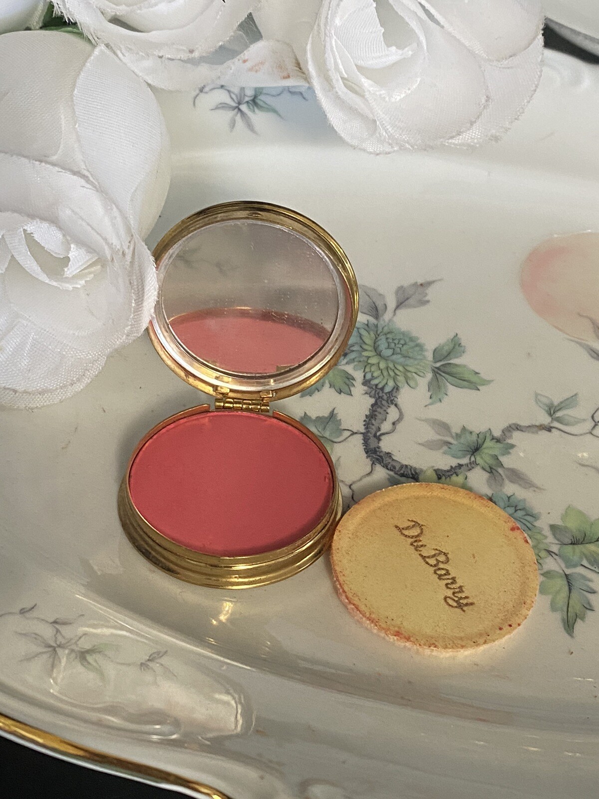 VINTAGE DU BARRY COLLECTIBLE CHEEK ROUGE BLUSH GOLD METAL  COMPACT BLOOM  NEW